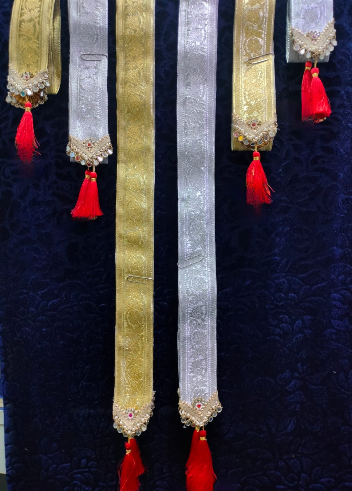 Welcome – Golden & Ivory Brocade Patka with Handcrafted Pearl Latkans & Red Tassels | Pack of 10 |
