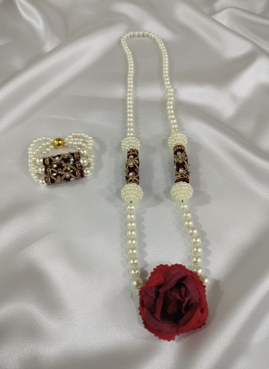 Craftifys™ Rose Flower Mala & Pearl Bracelet Set with Magnetic Lock – Unisex Wedding Floral Jewellery for Groom, Bride, Bridesmaids & Baraat Welcome | Pack of 10