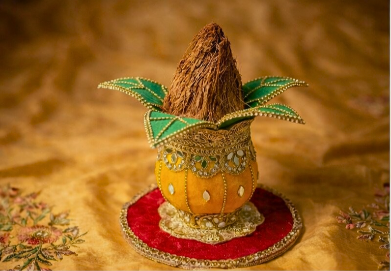 Mini Designer Shagun Kalash with Coconut